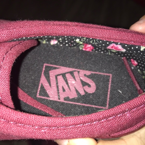 Vans - Picture 3 of 6